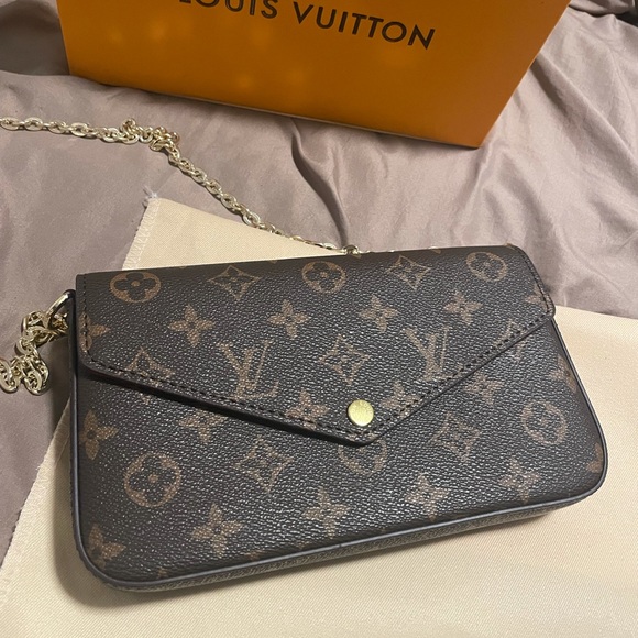 Designer Purse - Picture 2 of 4